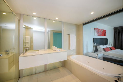 3 Bedroom Ocean View Private Apartment In Surfers Paradise - Accommodation Brunswick Heads 3