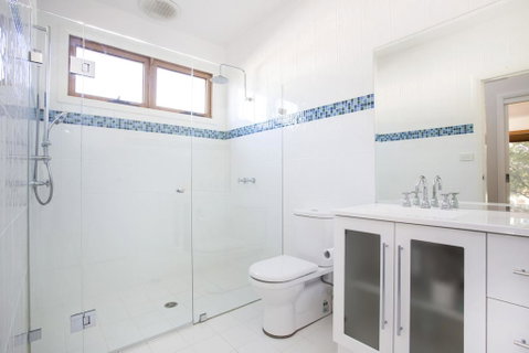 33 Bangalow - Narrawallee's Beautiful Bungalow - Accommodation Brunswick Heads 3