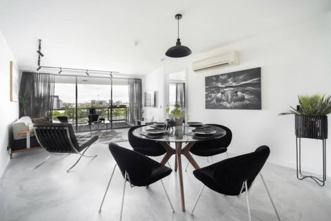 3br Stylish Apt CBD River & City Views Spa,Sauna,Pool,Netflix - Accommodation Brunswick Heads 2
