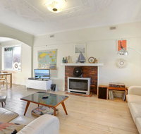 4 MONTROSE AVE - retro home in the heart of town - Accommodation Brunswick Heads