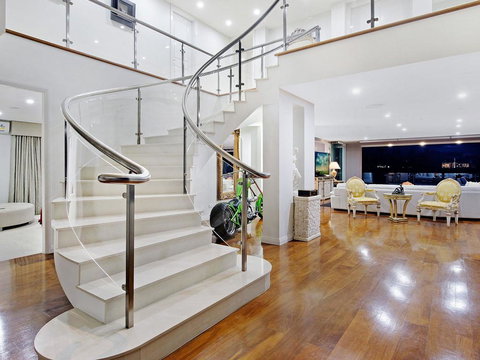 4.5 Million Dollar Dream Mansion In Surfers Paradise - Accommodation Brunswick Heads 2
