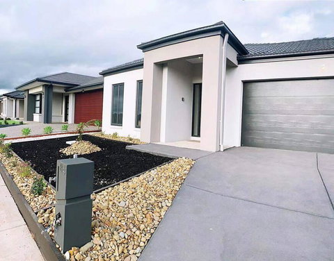 4Bed 2Bath Cozy Guesthouse In Tarneit - Accommodation Brunswick Heads 1
