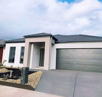 4Bed 2Bath Cozy Guesthouse in Tarneit - Accommodation Brunswick Heads