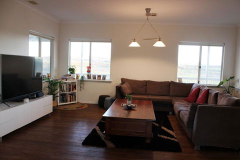 A Better Life Animal Sanctuary FarmStay - Private Two-Bedrooms, Lounge Room & Bathroom & Toilet, Shared Kitchen - Accommodation Brunswick Heads 3