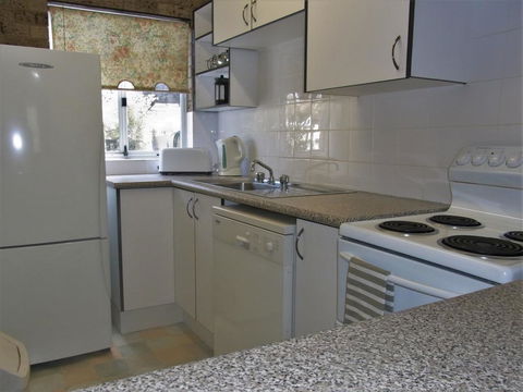 A Furnished Townhouse In Goulburn - Accommodation Brunswick Heads 1