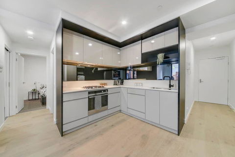 A Modern 2BR Apt, 5-min Walk To Melbourne Central - Accommodation Brunswick Heads 2