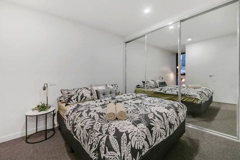 A Modern 2BR Apt, 5-min Walk To Melbourne Central - Accommodation Brunswick Heads 1