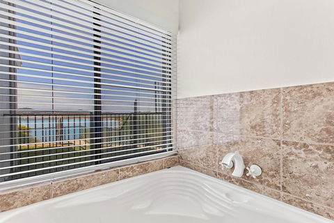 Above And Beyond - Beautiful Home With Pool - Accommodation Brunswick Heads 2