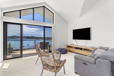 Above And Beyond - Beautiful Home With Pool - Accommodation Brunswick Heads 1