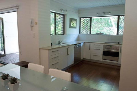 Absolute Beachfront - Mooloolaba - Accommodation Brunswick Heads 3