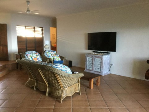 ABSOLUTE BEACHFRONT BLISS @ NEWELL BEACH - Accommodation Brunswick Heads 2