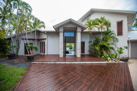 Absolute Lakefront - Port Douglas - Accommodation Brunswick Heads 2