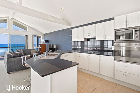 Absolute Waterfront @ Anna Bay - Accommodation Brunswick Heads 1