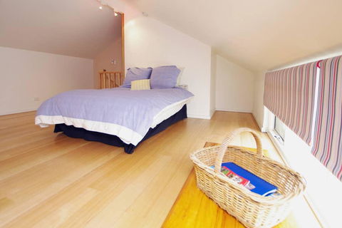 Adelaide Close CBD Large Private Studio Apartment In St Peters - Accommodation Brunswick Heads 2