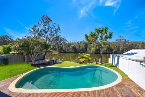 Easygoing Poolside Relaxation On Wyong River - Accommodation Brunswick Heads 0