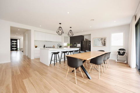 EDEN Spacious Torquay Family Escape - Accommodation Brunswick Heads 0