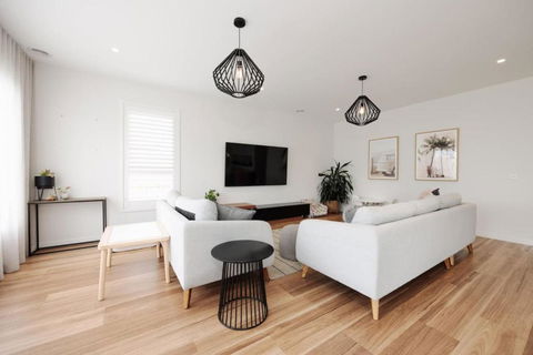 EDEN Spacious Torquay Family Escape - Accommodation Brunswick Heads 1