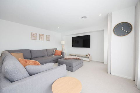 EDEN Spacious Torquay Family Escape - Accommodation Brunswick Heads 3