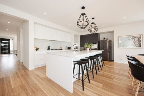 EDEN Spacious Torquay Family Escape - Accommodation Brunswick Heads 4