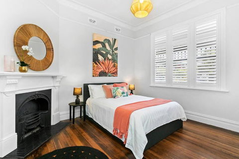 EDW19 - Stylish 2-Bed, 2-Bath Townhose In Drummoyne - Accommodation Brunswick Heads 4