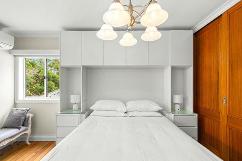 Elegant 1-Bed With Study By Balmain Wharf - Accommodation Brunswick Heads 2