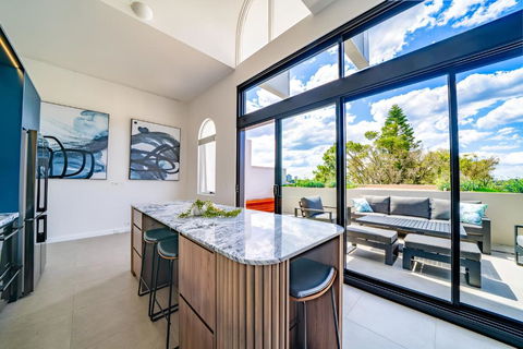 Elegant 3BR Apt -Bondi Junction & Stunning Skyline - Accommodation Brunswick Heads 3