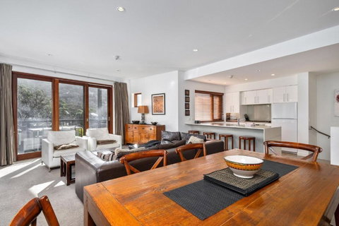 Elevation 2 Bedroom Plus Study With Gas Fire And Spectacular Views - Accommodation Brunswick Heads 0