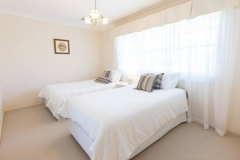 Ellen Street Gardens Bowral - Accommodation Brunswick Heads 1