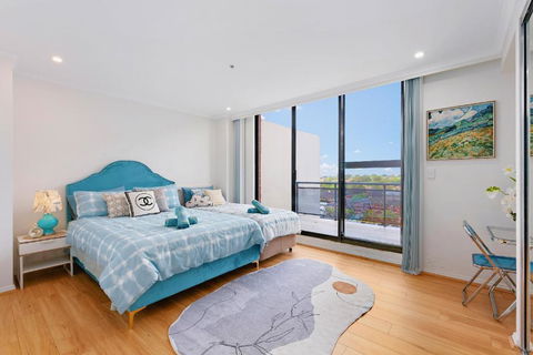 Epic CBD City View 3BR Penthouse Walk To Station&shopping Centre - Accommodation Brunswick Heads 3