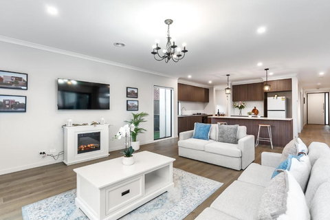 Everhome Lakeside Home - Accommodation Brunswick Heads 0