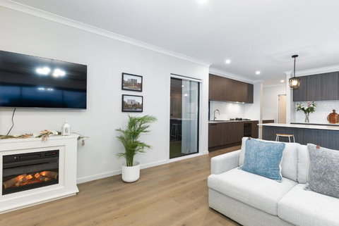 Everhome Lakeside Home - Accommodation Brunswick Heads 3