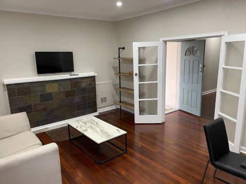 Executive Central Home - Accommodation Brunswick Heads 3