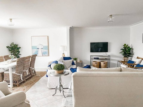 Exhale Terrigal, Stylish & Spacious, 150M To Beach - Accommodation Brunswick Heads 0