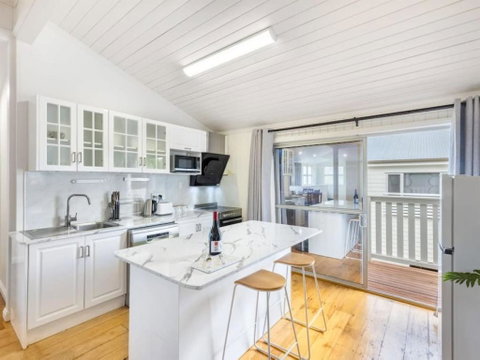 Family Friendly Cozy 4BR House At Annerley - Accommodation Brunswick Heads 0
