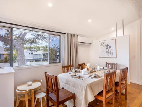 Family Friendly Cozy 4BR House At Annerley - Accommodation Brunswick Heads 1
