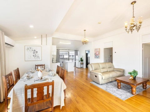 Family Friendly Cozy 4BR House At Annerley - Accommodation Brunswick Heads 2