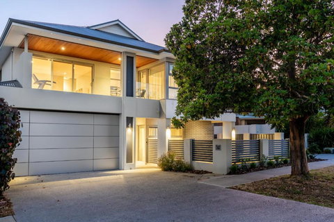 Family Vacation Escapade Shops Beach And Sun Await - Accommodation Brunswick Heads 3