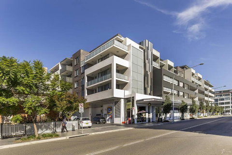 GLAD3 Gladesville Getaway Bright & Contemporary - Accommodation Brunswick Heads 3