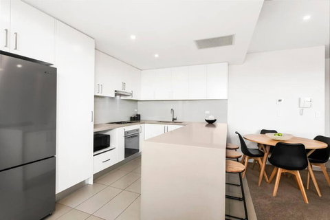 GLAD3 Gladesville Getaway Bright & Contemporary - Accommodation Brunswick Heads 4