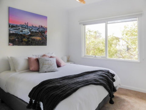 Glen Iris, Quiet Boutique 2 Bedroom Netflix, WIFI, Parking, Free Wine - Accommodation Brunswick Heads 2