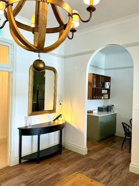 Grand Old Crow Hotel - Accommodation Brunswick Heads 3