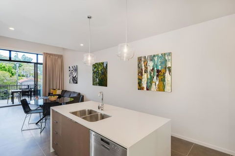 H6B - Round About Bulimba - Accommodation Brunswick Heads 1
