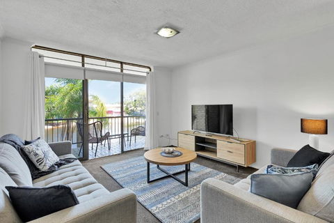 HACIENDA- CANAL VIEWS AND COMFORT - Accommodation Brunswick Heads 2