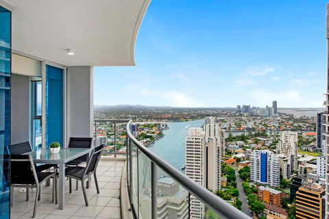 HIGH FLOOR GUARANTEE - 3 Bedroom Plus Study Apartments At Chevron Renaissance - Self Contained & Privately Managed - Wow Stay - Accommodation Brunswick Heads 3