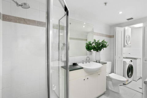 HELP1 - Chatswood Charm Central Apartment Near Station - Accommodation Brunswick Heads 3