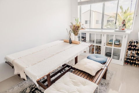 HEART OF BURLEIGH Holiday Villa - Perfect Location With Pools - Accommodation Brunswick Heads 1