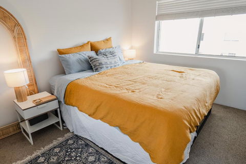 HEART OF BURLEIGH Holiday Villa - Perfect Location With Pools - Accommodation Brunswick Heads 3