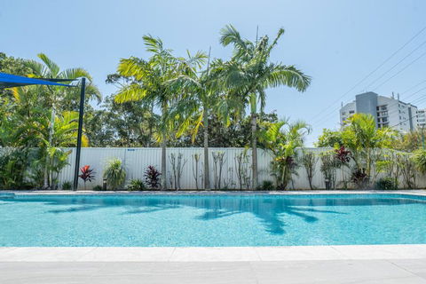 HEART OF BURLEIGH Holiday Villa - Perfect Location With Pools - Accommodation Brunswick Heads 0