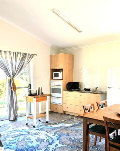 Hilltop Riverview Retreat - Accommodation Brunswick Heads 3