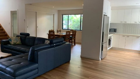 Hook Wine Sinker - Accommodation Brunswick Heads 3